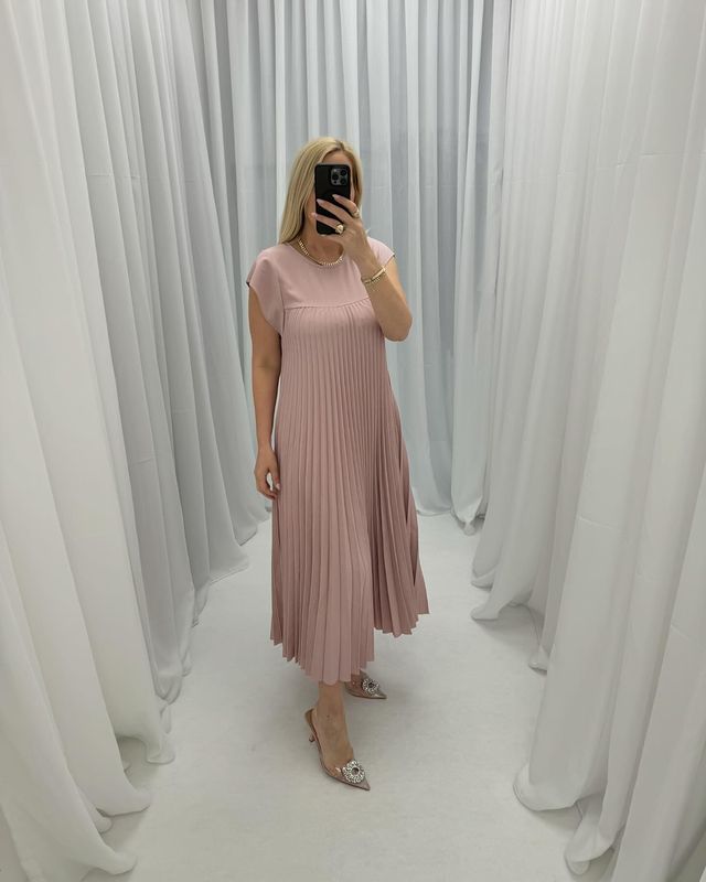 Énora | Solid Pleated Sleeveless Dress