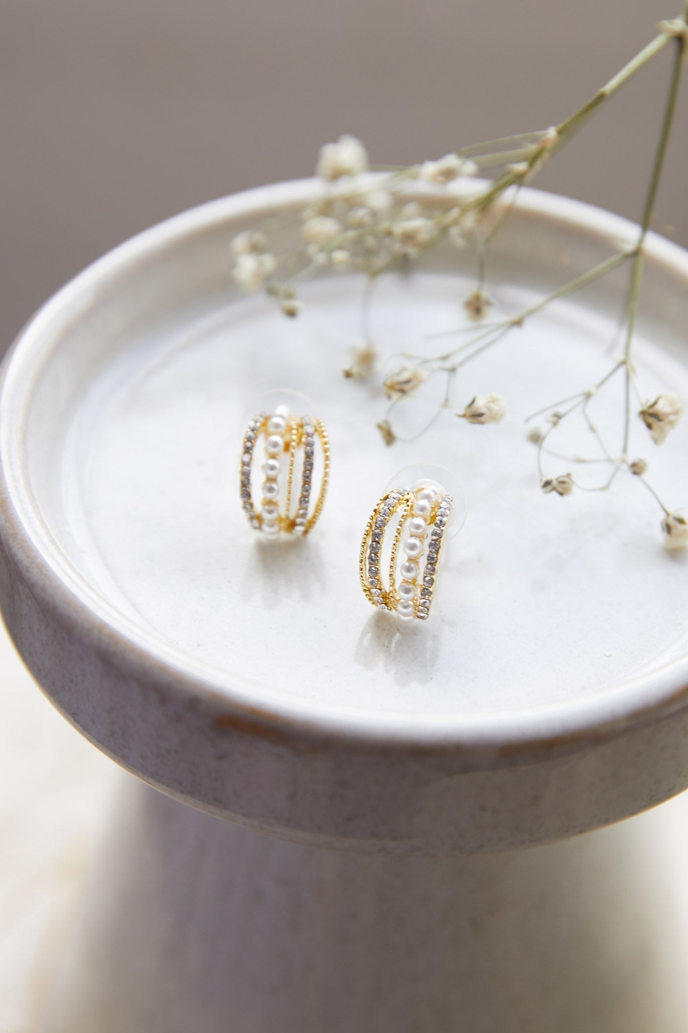 Ophelia Earrings in Pearls and Golden Crystals