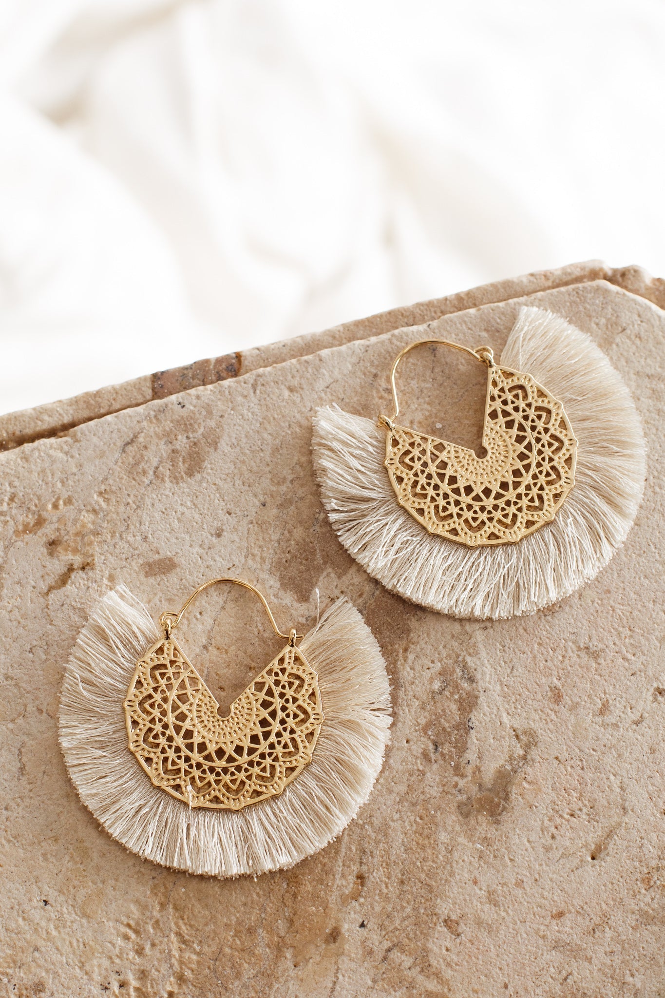 Fringe Earrings in Gold Filigree Bali Beige