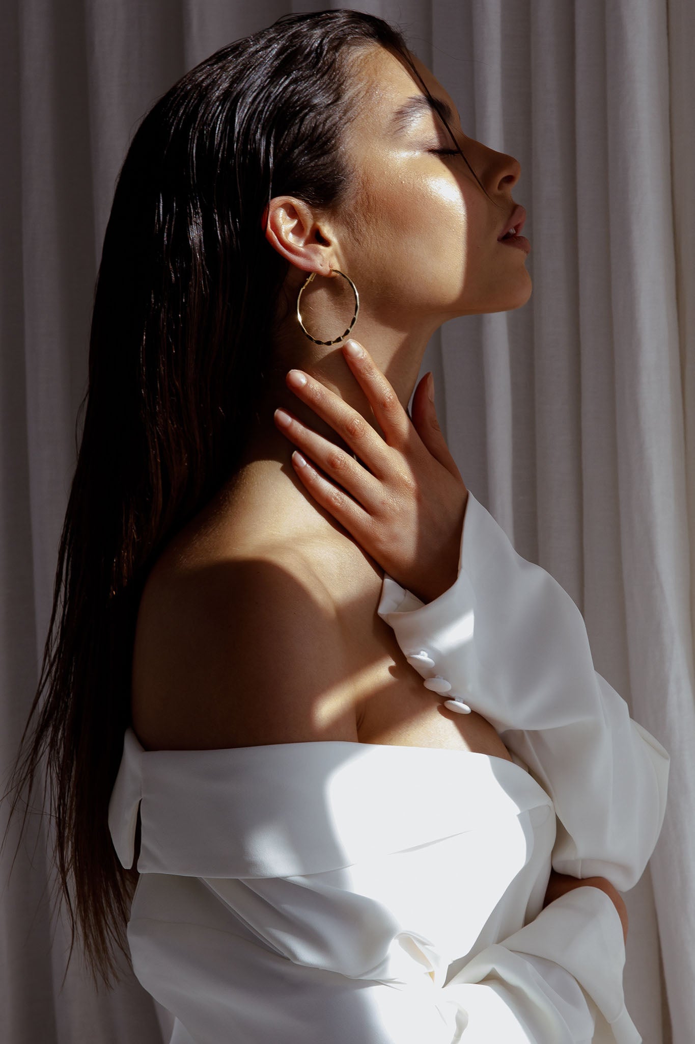 Wide Missie Hoop Earrings in Gold