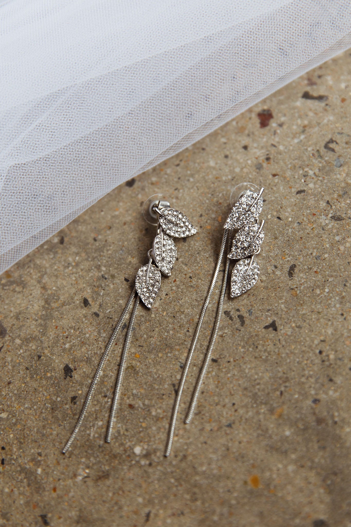 Silver zircon leaf-shaped dangling earrings