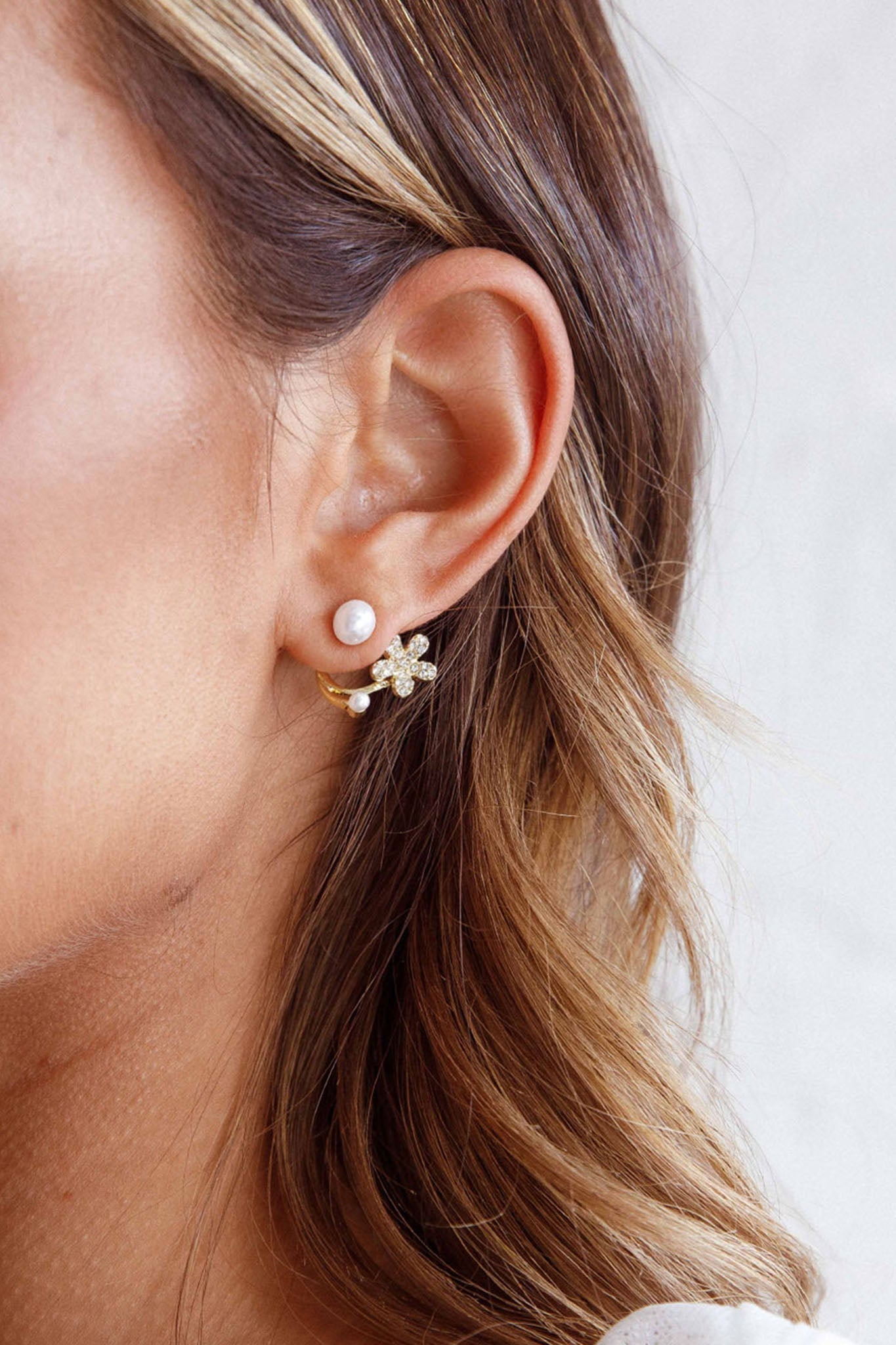 Dakota Pearl Gold Earrings