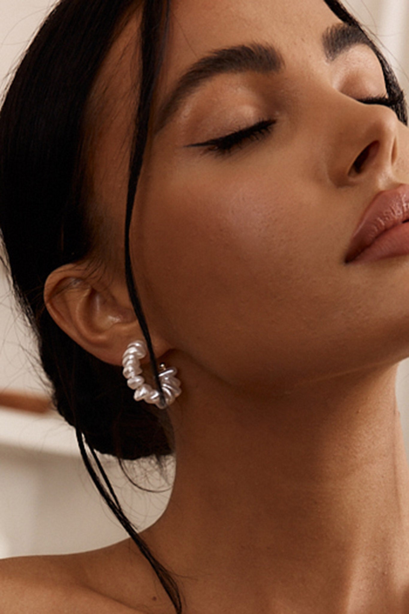 Ohana Baroque Pearl Hoop Earrings in Gold