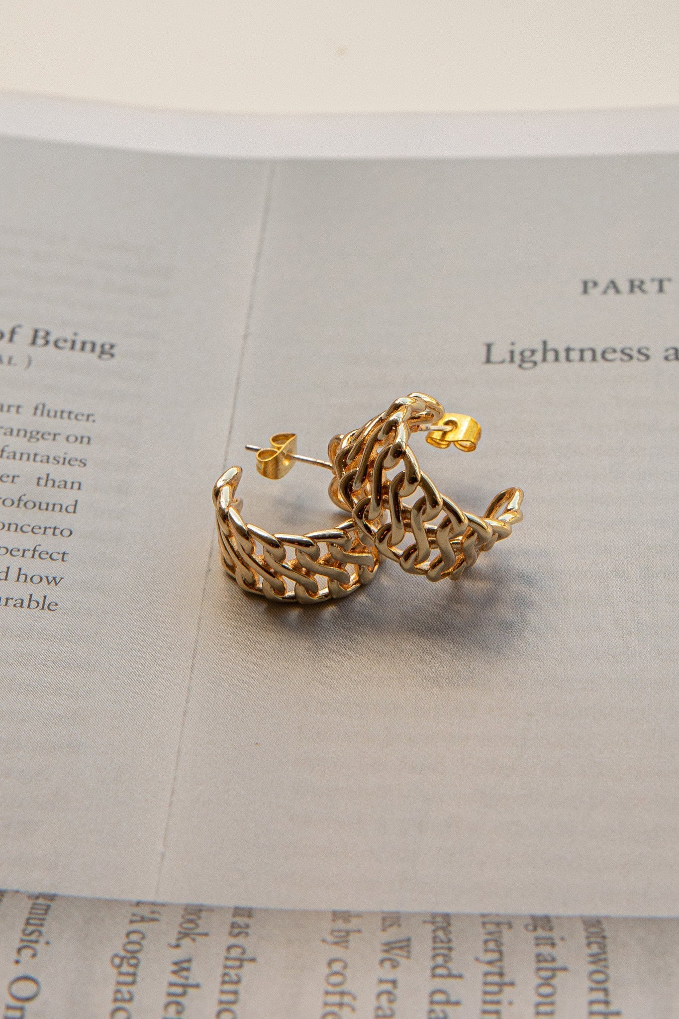 Open Hoop Earrings Damian in Gold