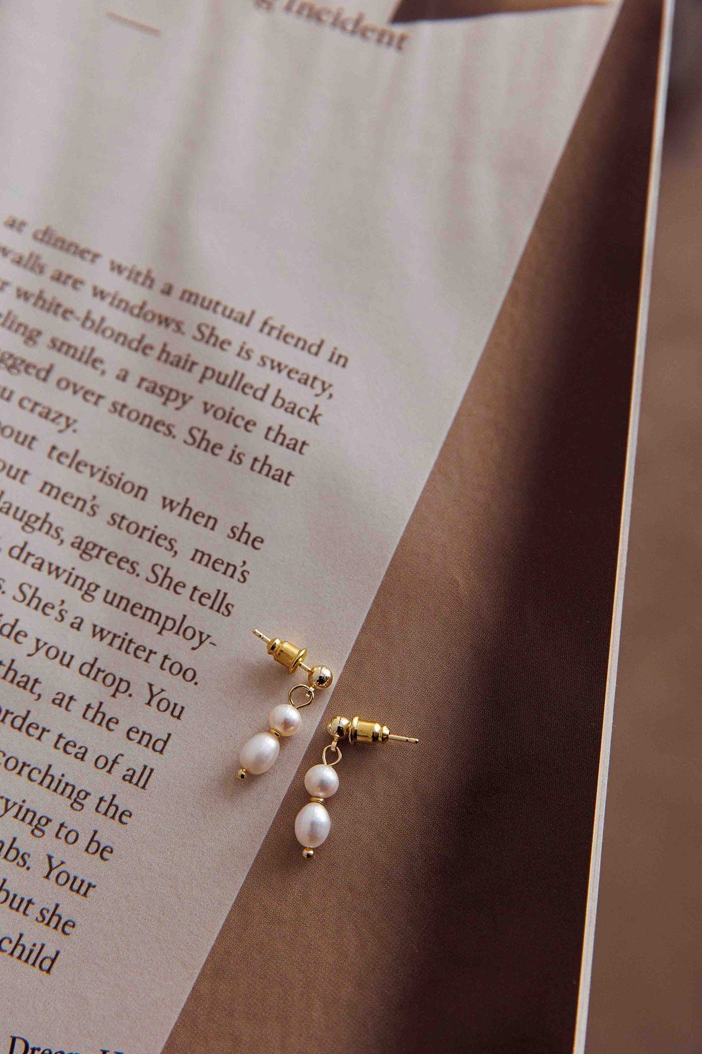 Julia Gold Pearl Earrings