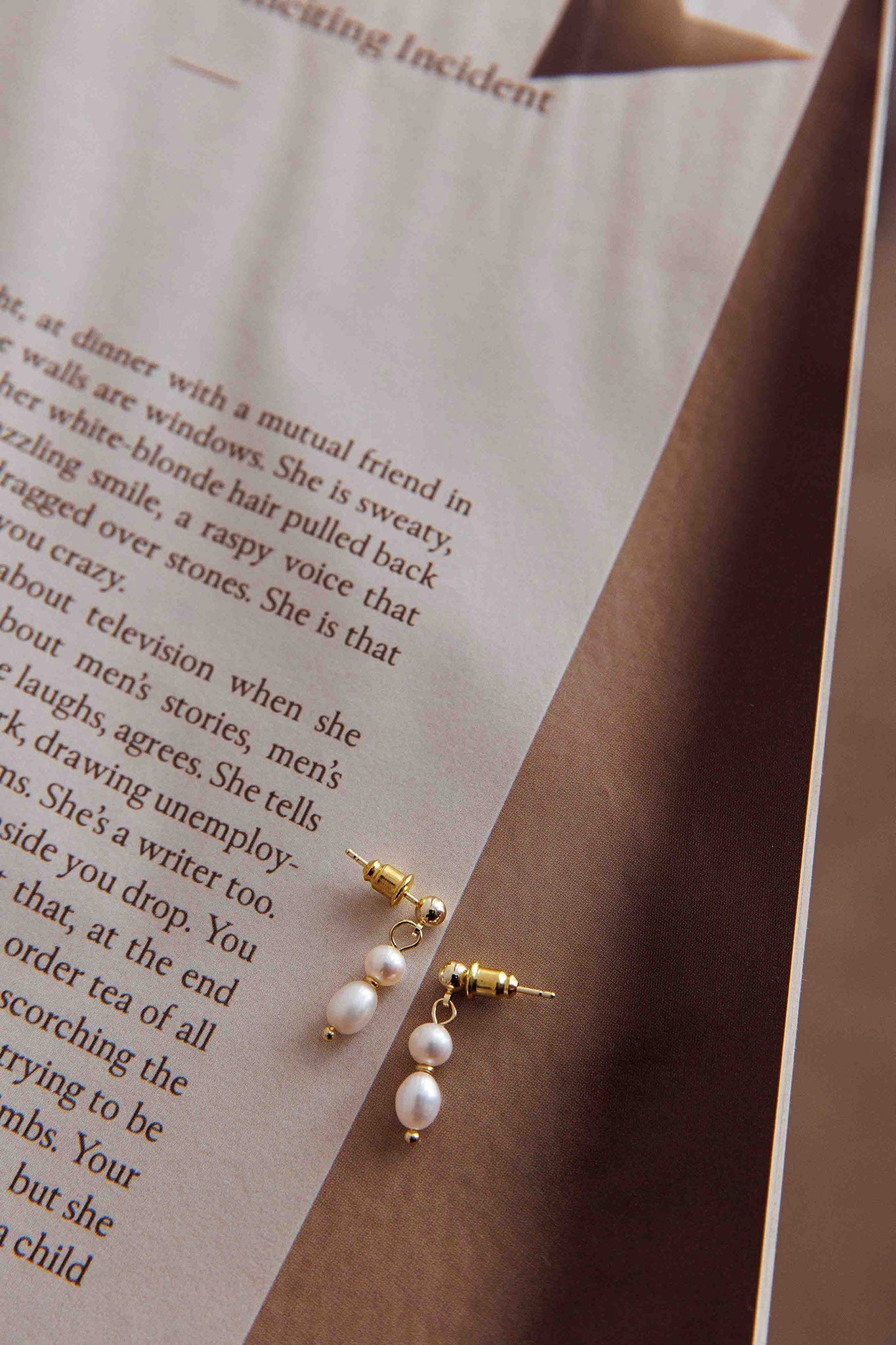 Julia Gold Pearl Earrings