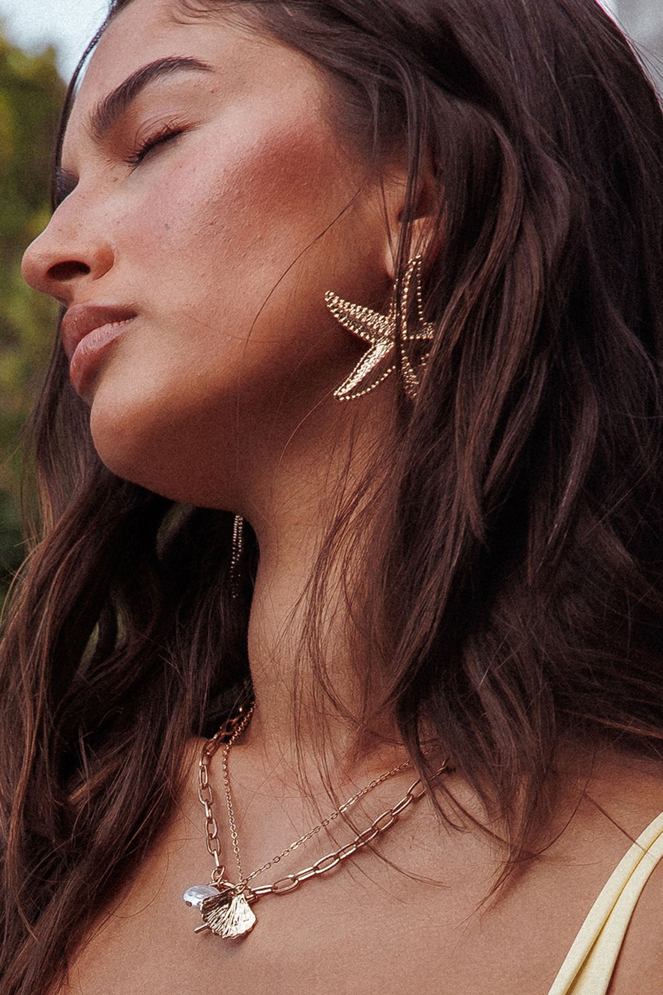 Delphin Starfish Dangle Earrings in Gold