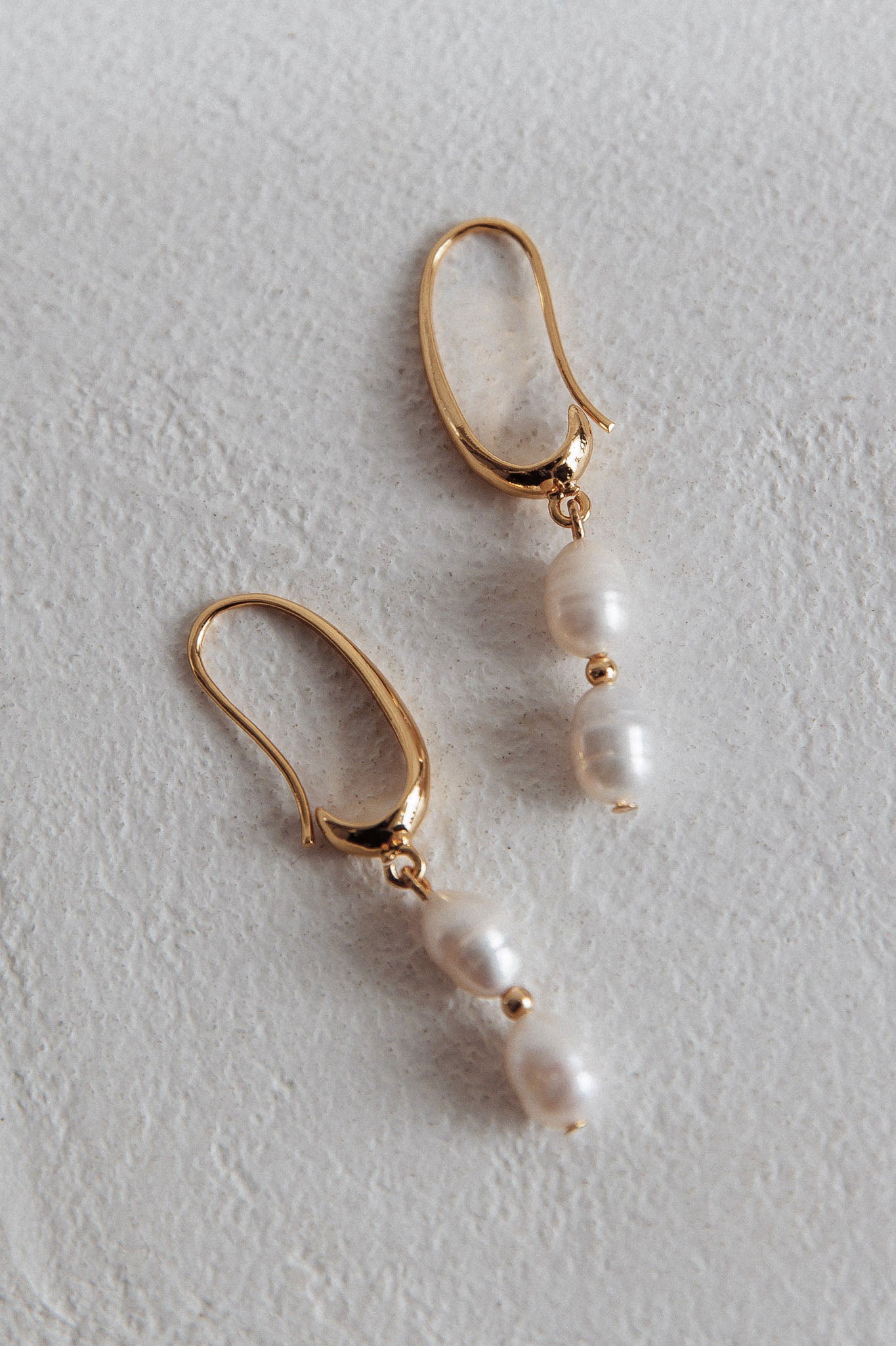 Joslly Gold Dangle Earrings