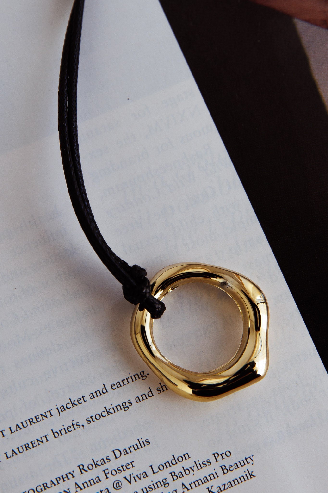 Carmen Circle Pendant Necklace in Gold