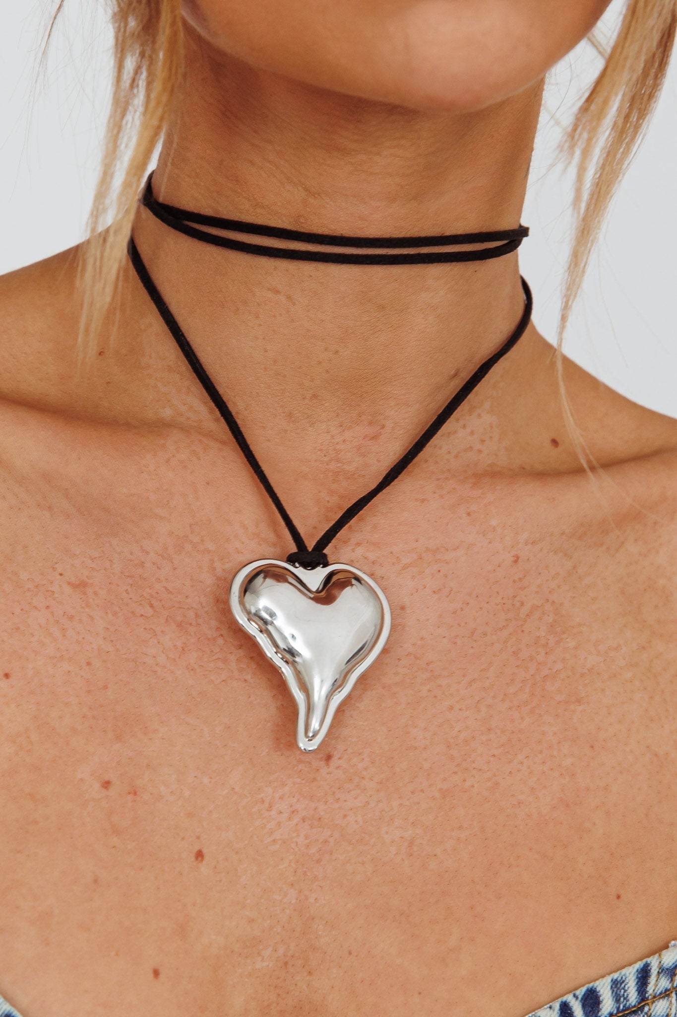 Corazon Silver Choker Necklace