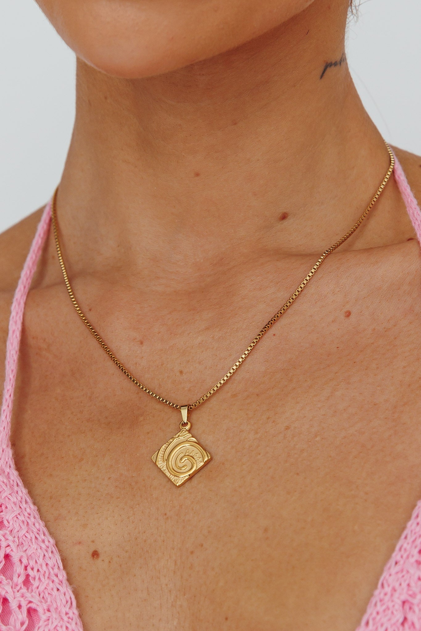 Box Chain Pendant Necklace Seychelles Gold