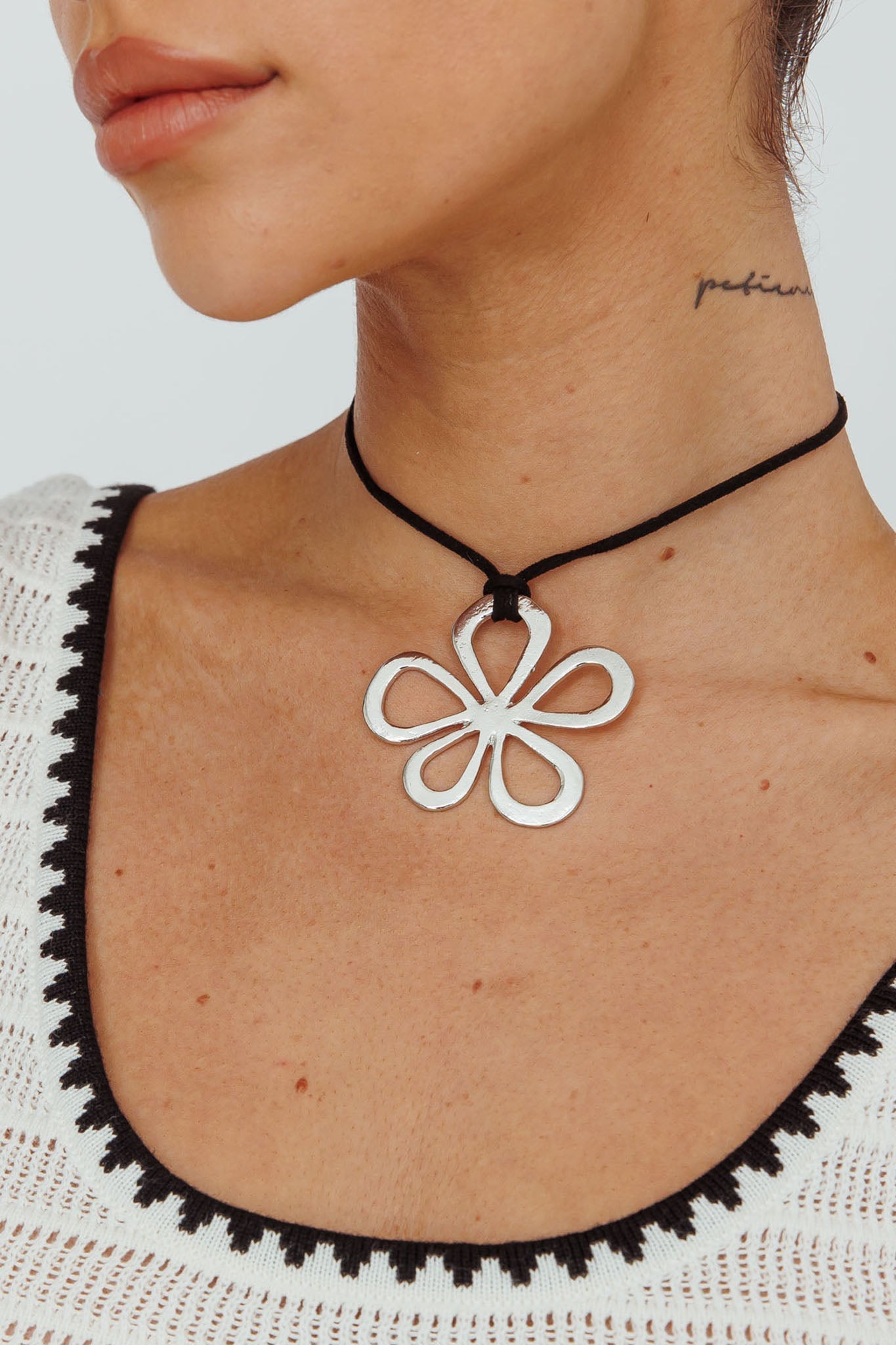 Blooming Flowers Pendant Necklace Silver