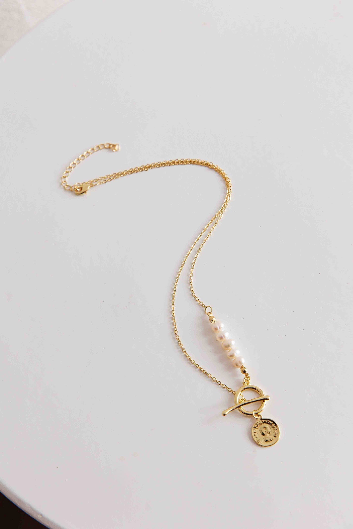 Meliza Necklace in Pearls and Gold Pieces