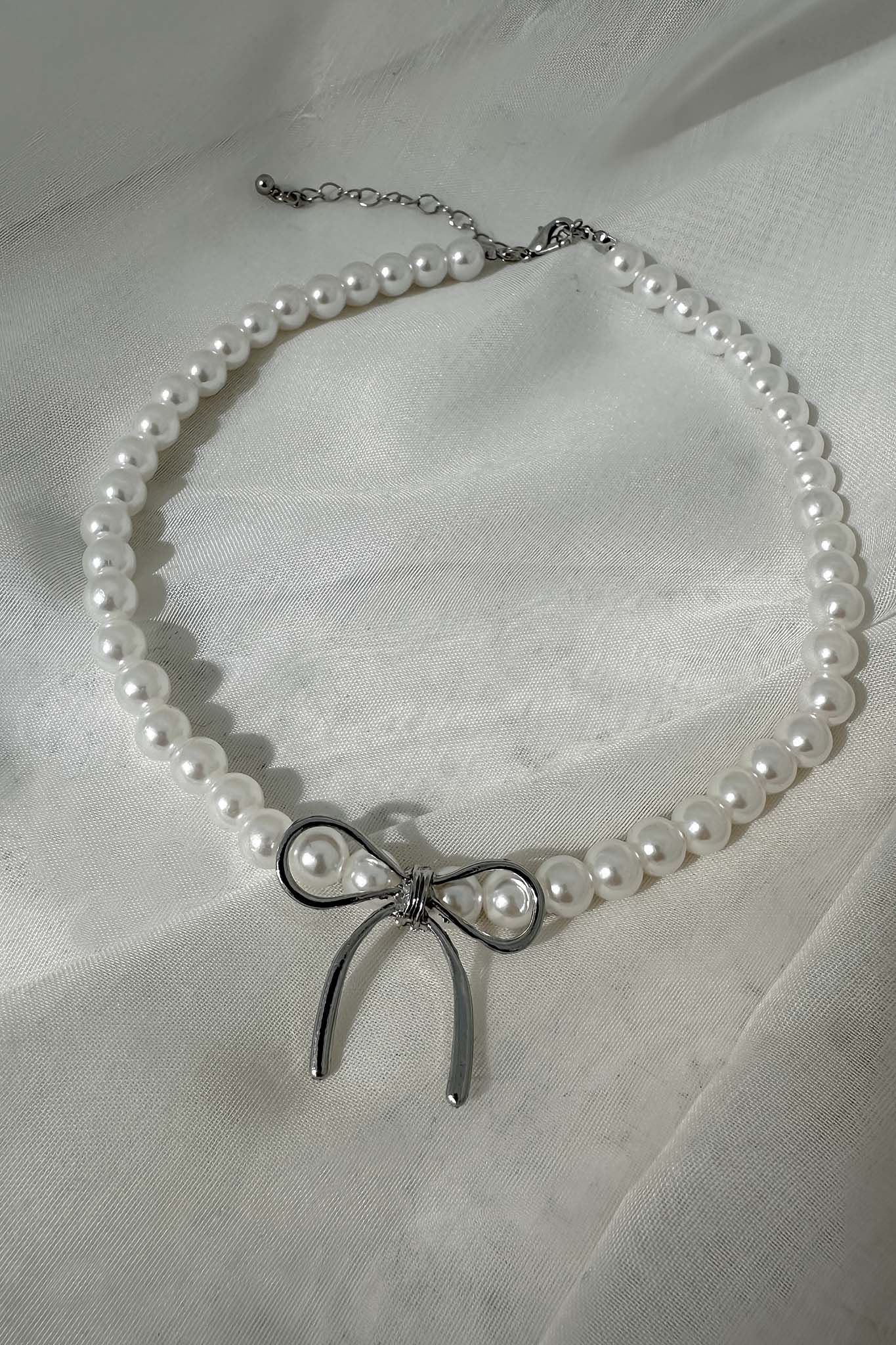 Pearl Necklace with Bow Accent Daydream Silver