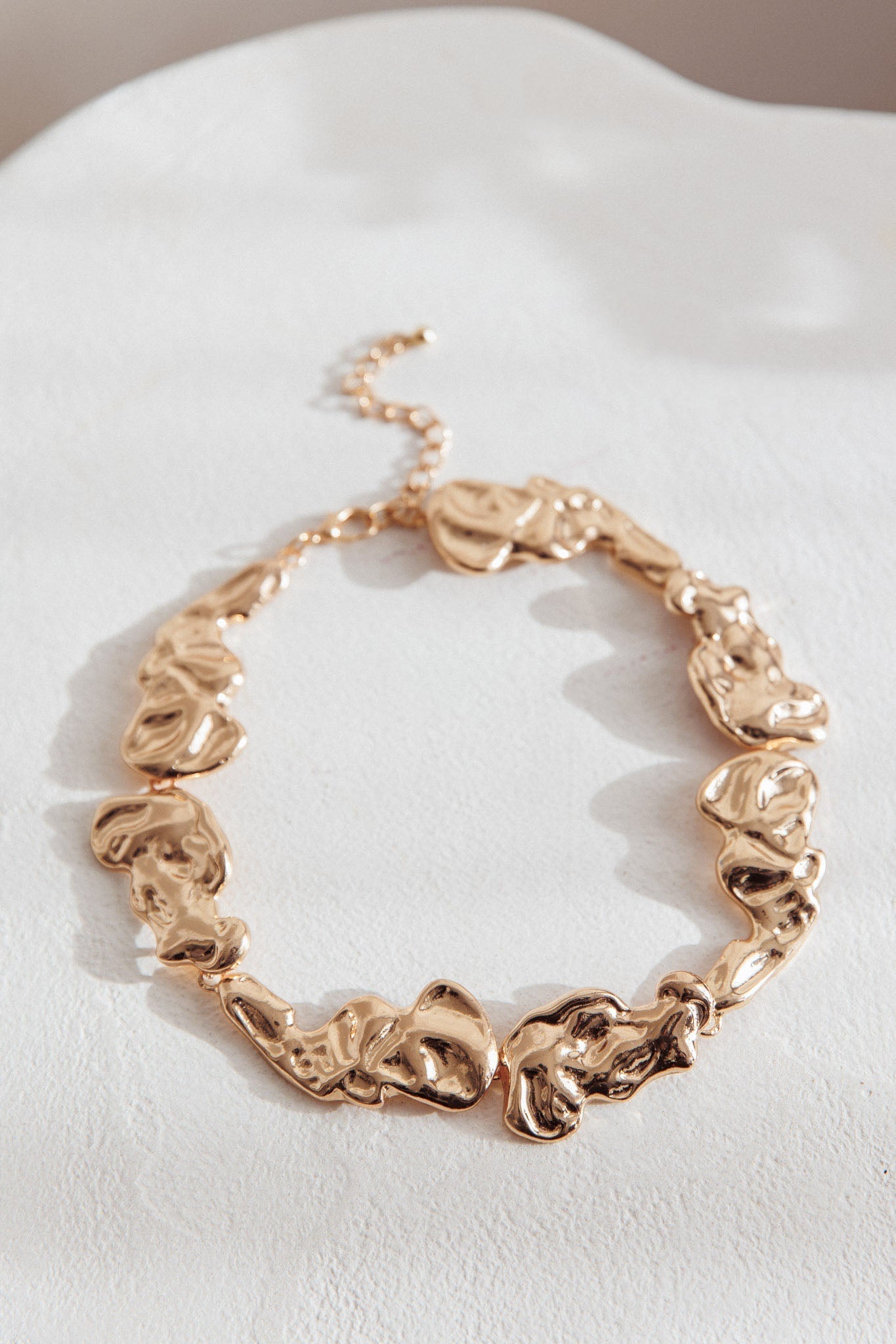 Textured Seronique Gold Necklace