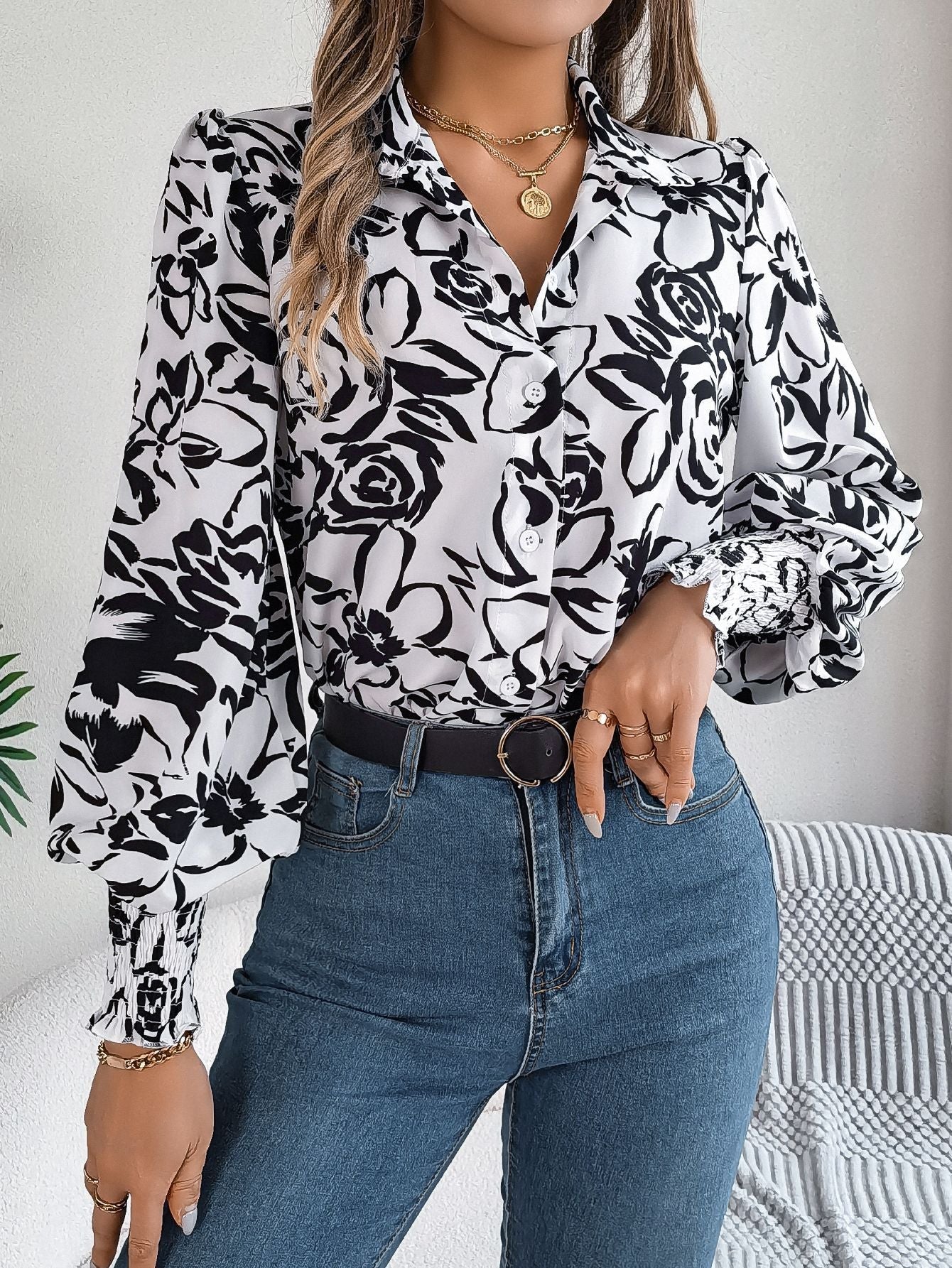 Isabelle | Floral Blouse with Lantern Sleeves