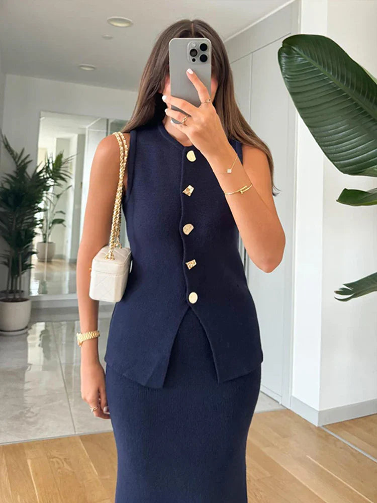 Maelis | Elegant Set & Refined Silhouette