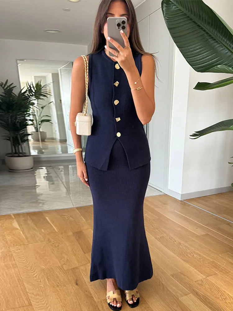 Maelis | Elegant Set & Refined Silhouette