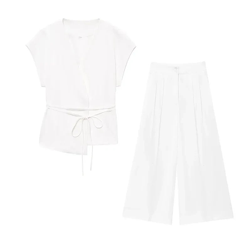 Amber | Casual Elegance & Fluid Silhouette