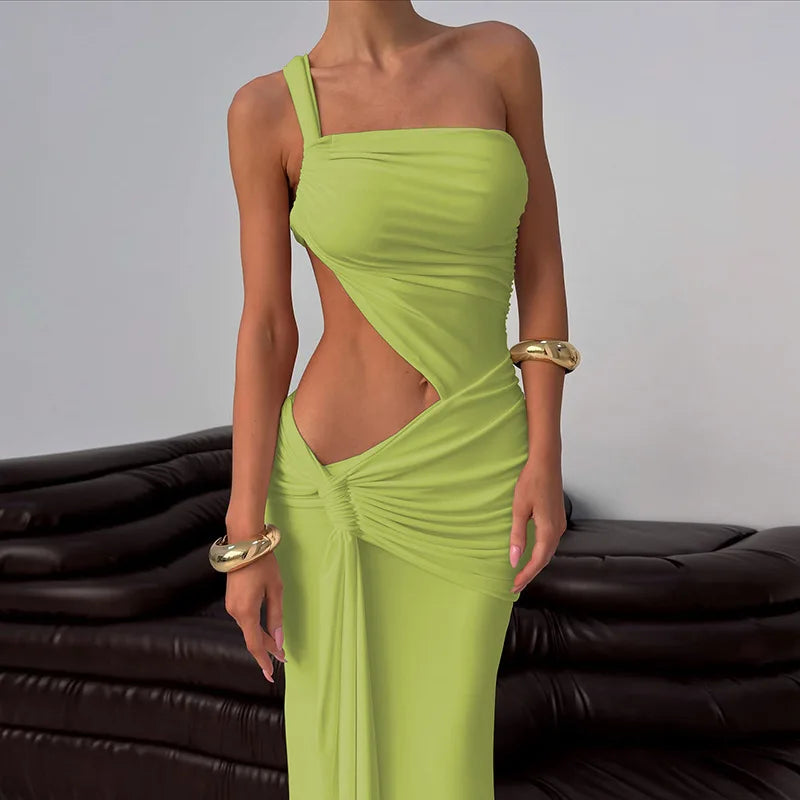 Zelina | Bold Dress & Magnetic Appeal