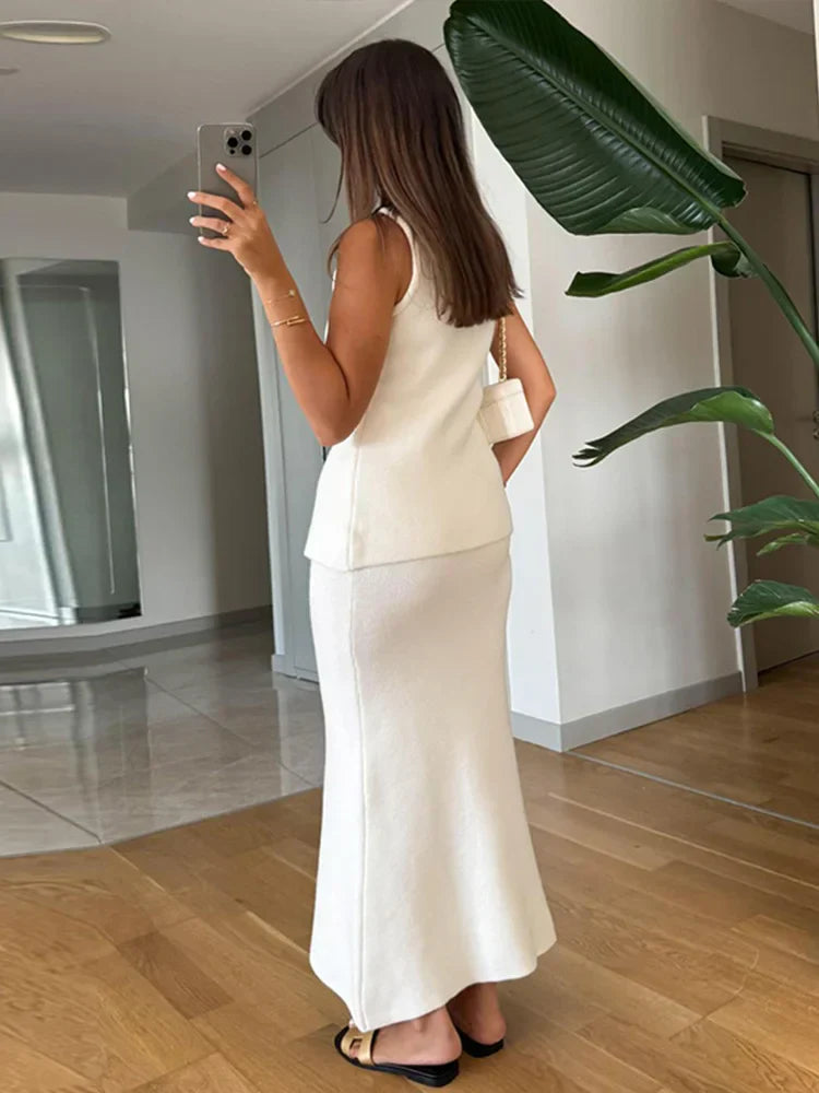 Maelis | Elegant Set & Refined Silhouette