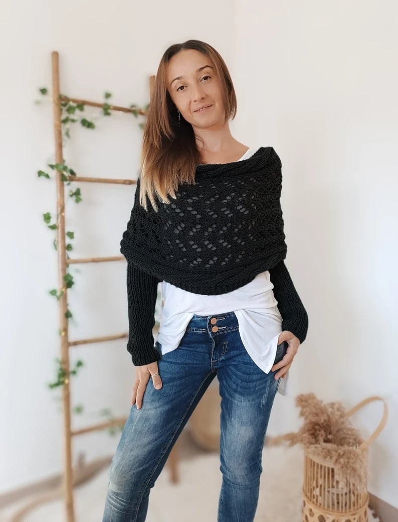 Nomine™ | Knitted Scarf with Sleeves