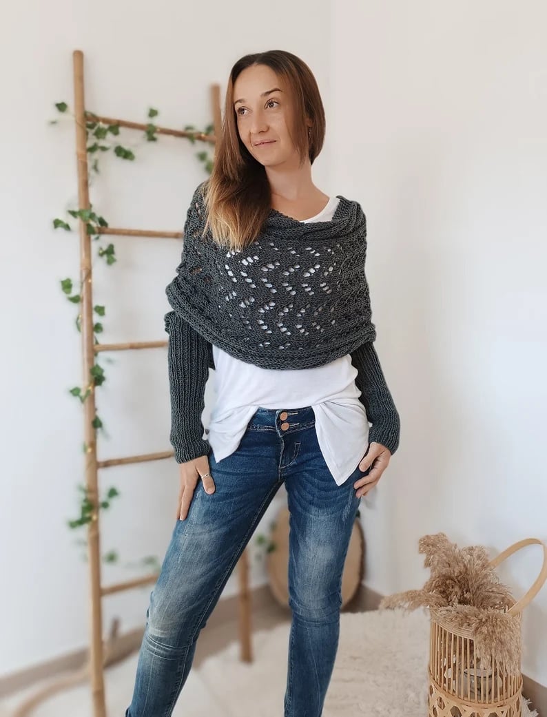 Nomine™ | Knitted Scarf with Sleeves