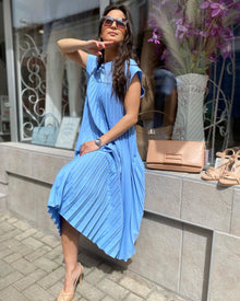 Énora | Solid Pleated Sleeveless Dress