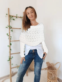 Nomine™ | Knitted Scarf with Sleeves