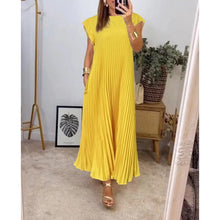 Auriane | Pleated Solid Dress