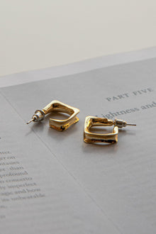 Open Hoop Earrings Isis in Gold