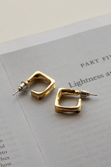 Open Hoop Earrings Isis in Gold