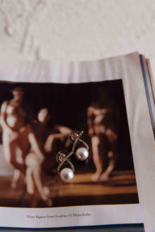 Aliyah Diamante X Pearl Gold Earrings
