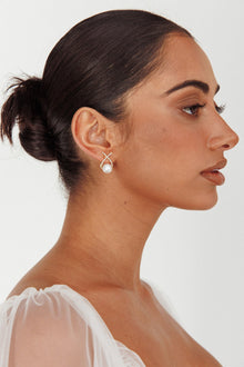 Aliyah Diamante X Pearl Gold Earrings