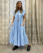 Énora | Solid Pleated Sleeveless Dress