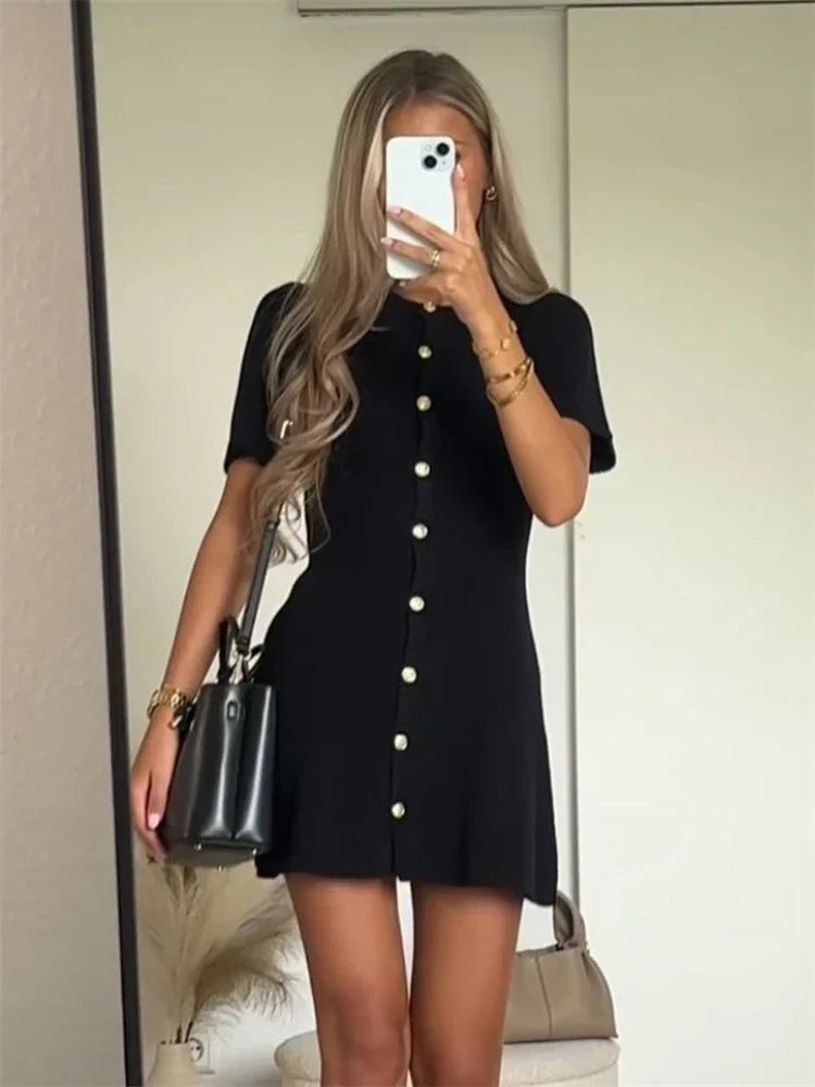 Nina | Fitted Knit Dress & Button Details