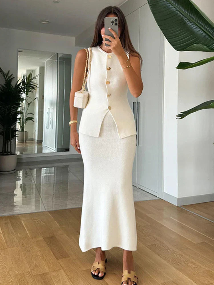 Maelis | Elegant Set & Refined Silhouette