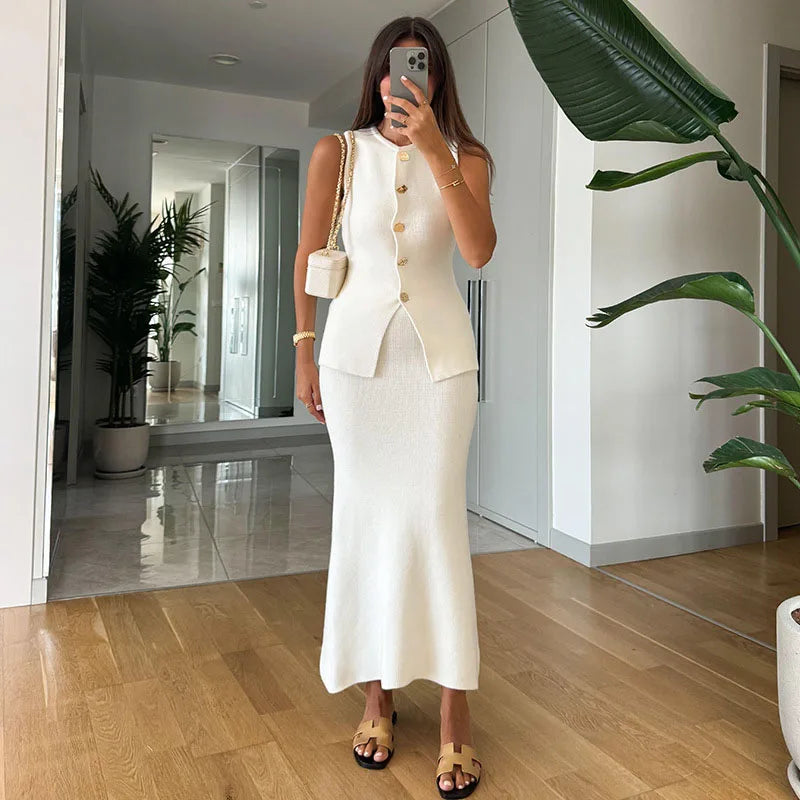 Maelis | Elegant Set & Refined Silhouette