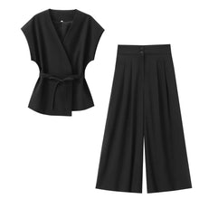 Amber | Casual Elegance & Fluid Silhouette