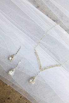 Melissa Diamante Silver Necklace and Earring Set