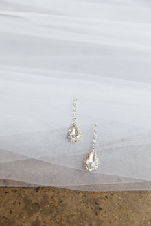 Melissa Diamante Silver Necklace and Earring Set