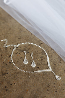 Melissa Diamante Silver Necklace and Earring Set