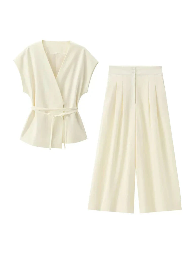 Amber | Casual Elegance & Fluid Silhouette