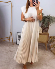 Énora | Solid Pleated Sleeveless Dress