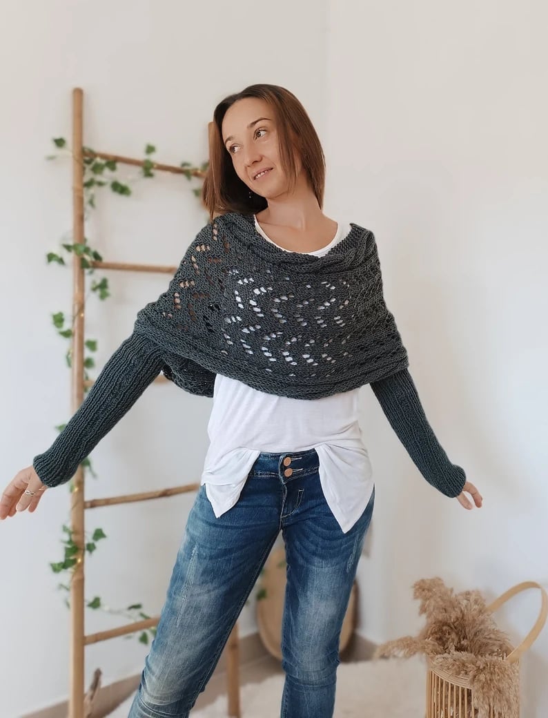 Nomine™ | Knitted Scarf with Sleeves
