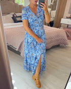 Ellie - Elegant Floral V-Neck Pleated Hem Dress