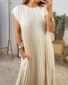Énora | Solid Pleated Sleeveless Dress