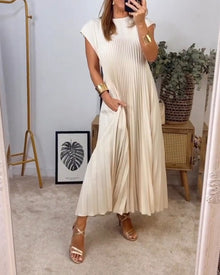 Énora | Solid Pleated Sleeveless Dress